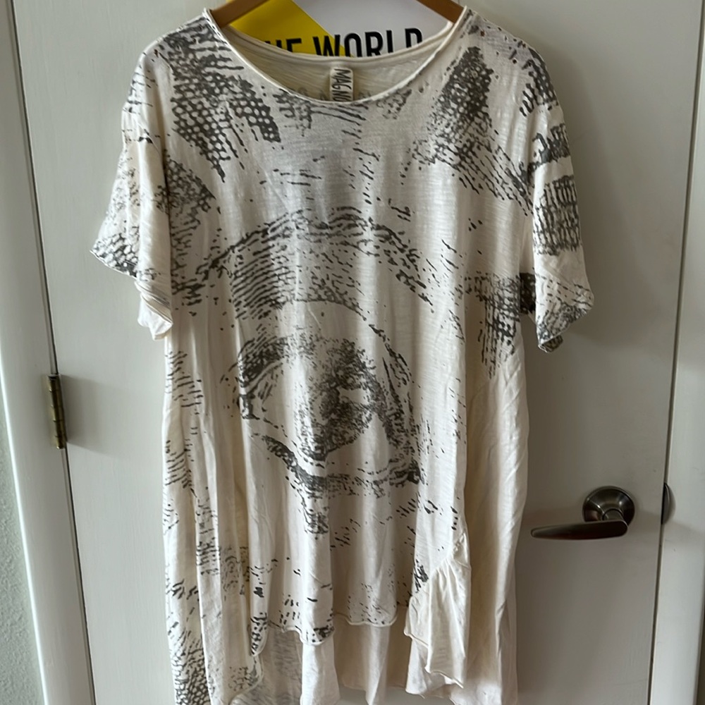 NWT Modified Magnolia Pearl Freedom of Conscience Tee